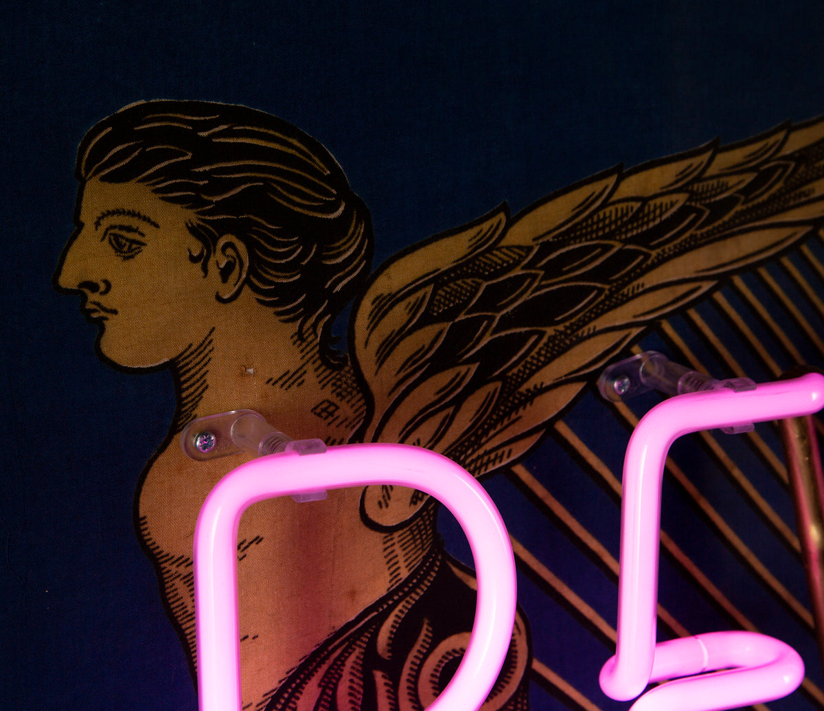 Queen In Residence - Pink Neon