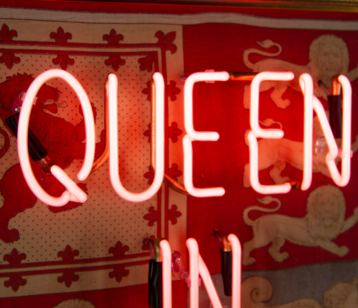 Queen In Residence - Red Neon